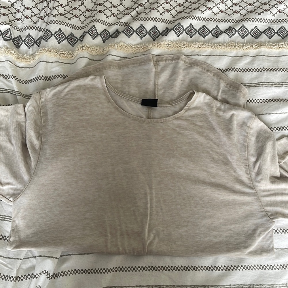 Longline tee (NEW WITHOUT TAGS)